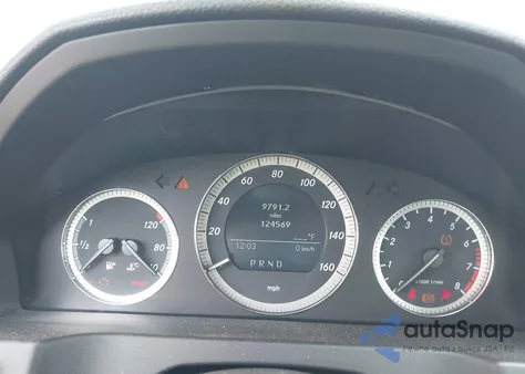 2009 Mercedes-Benz C 300 Sport 4Matic z USA, uszkodzony, nr VIN WDDGF81X99F199525